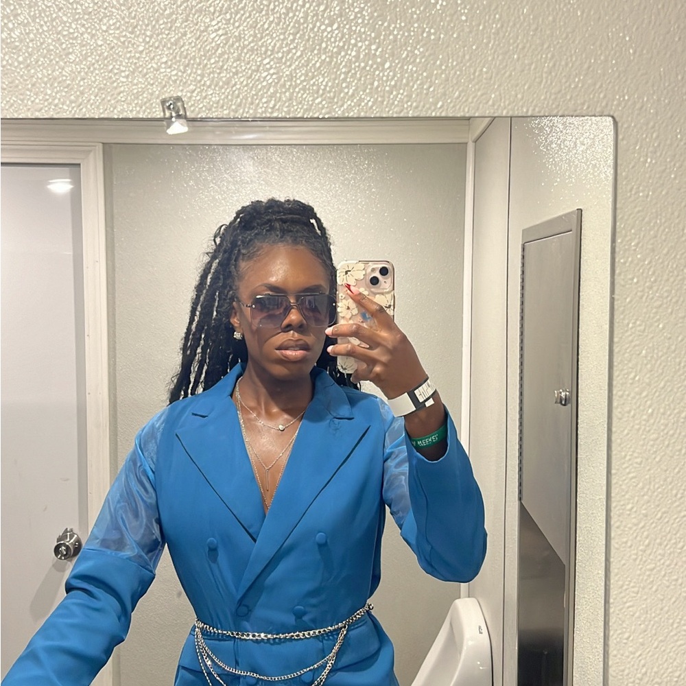 Chic Blue Double-Breasted Blazer - image 1